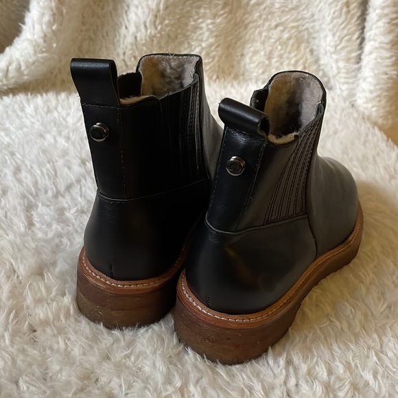 Botkier faux shearling lined leather chelsea boots 6 - Picture 5 of 9